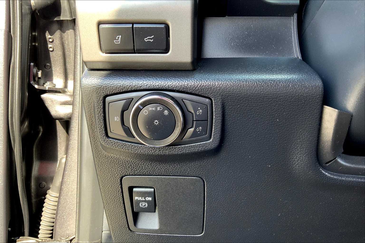 2021 Ford Expedition XLT photo 32