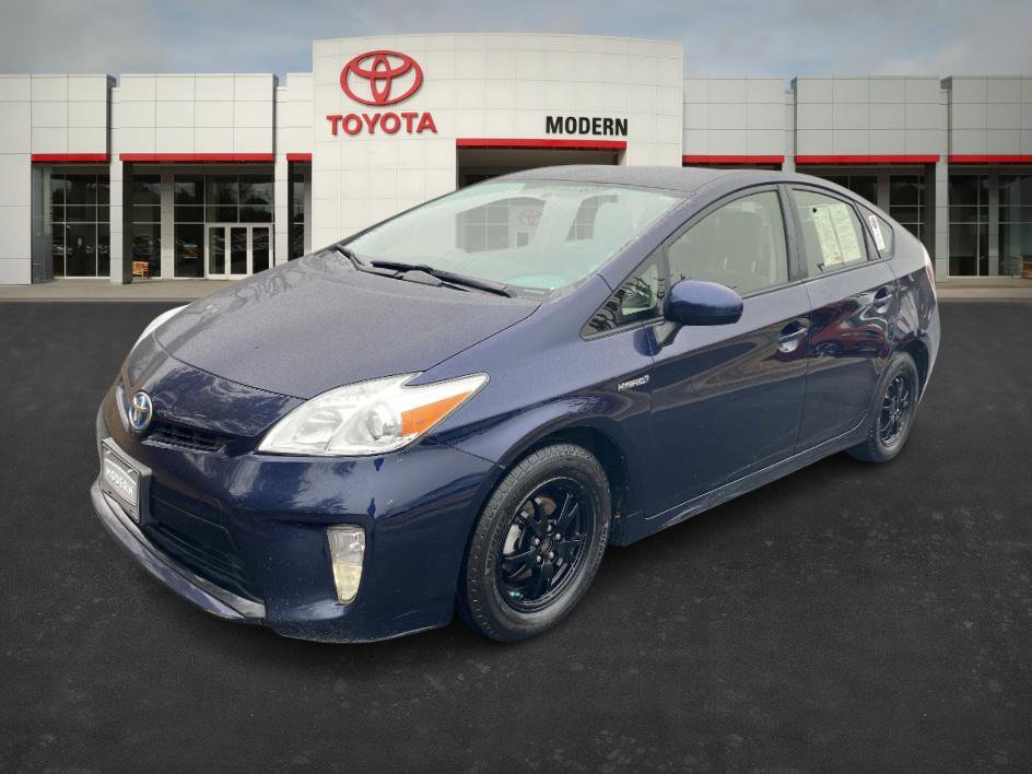 2015 Toyota Prius Two's photo