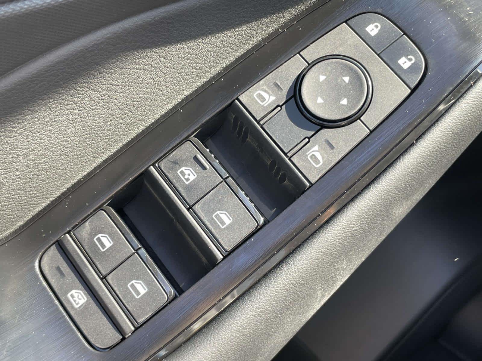 2026 Nissan Rogue S photo 22