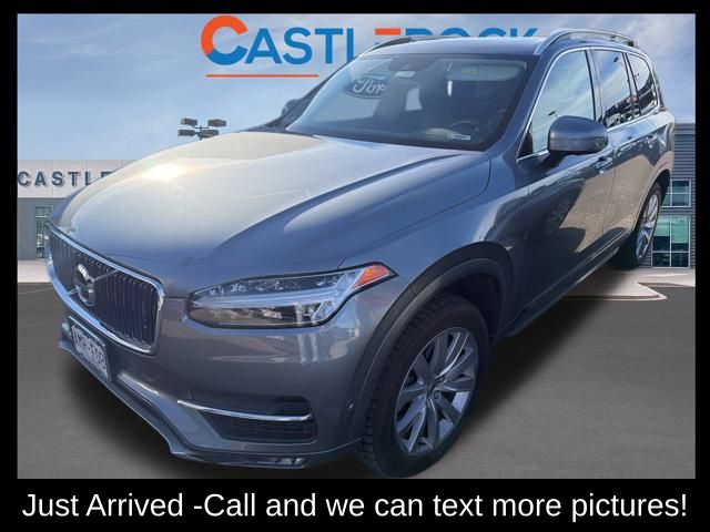 2018 Volvo XC90 Momentum's photo