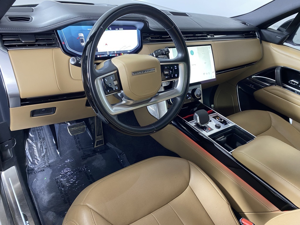 2023 Land Rover Range Rover SE photo 8