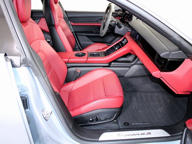 2021 Porsche Taycan 4S photo 28