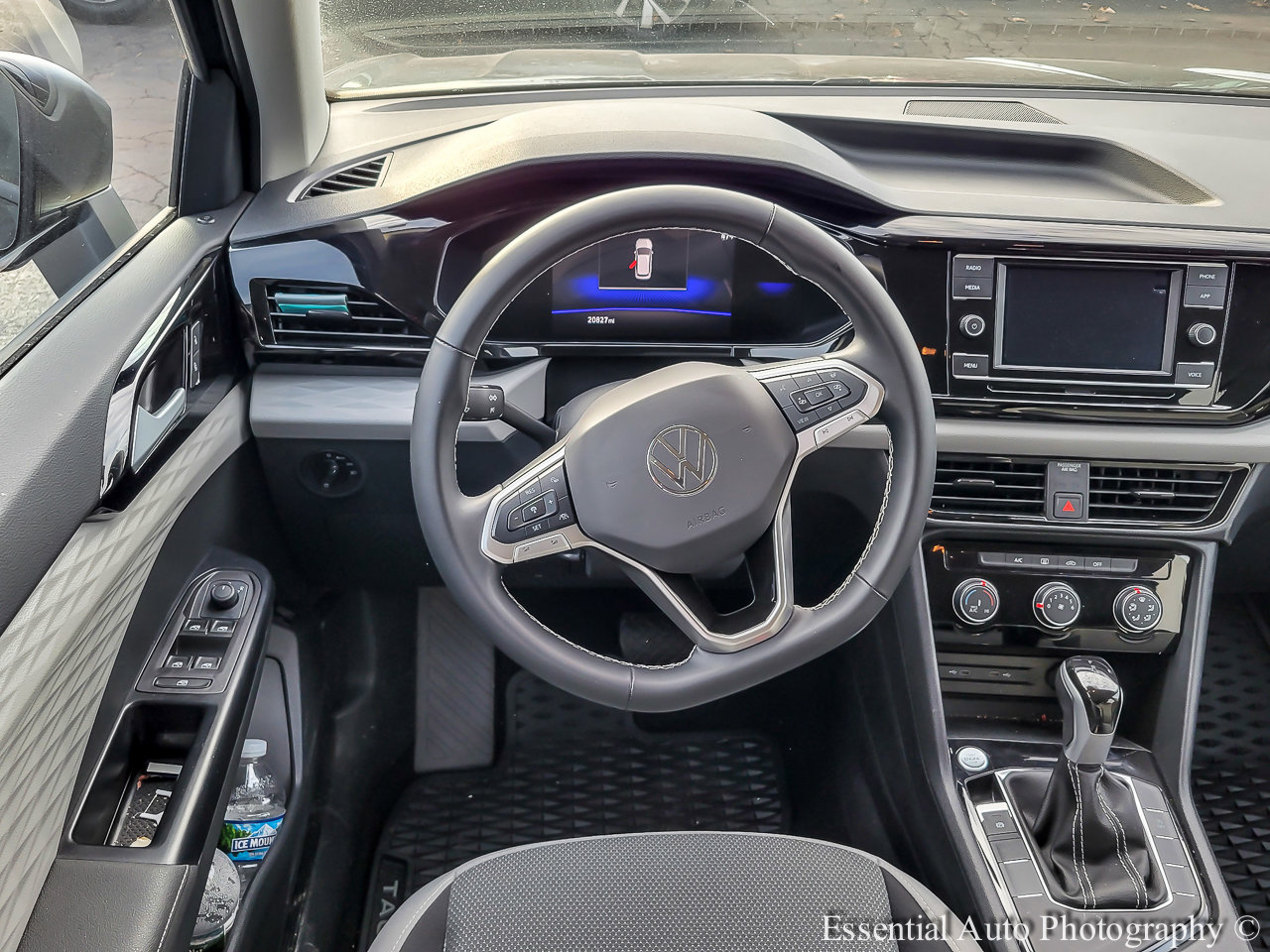 2024 VOLKSWAGEN TAOS - Image 3