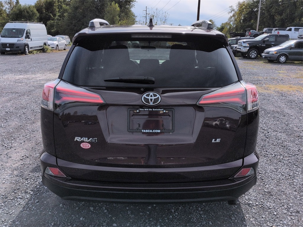 2016 Toyota RAV4 LE photo 4