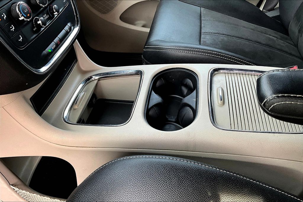 2019 Dodge Grand Caravan SXT photo 14