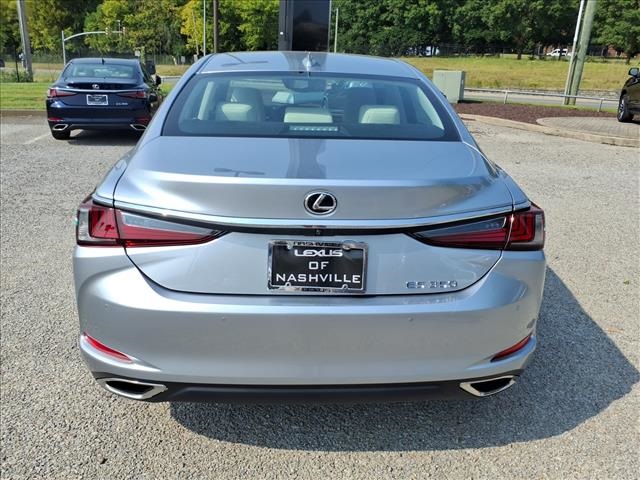 2025 Lexus ES 350 photo 4