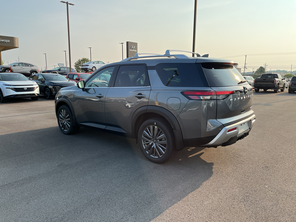 2025 Nissan Pathfinder SL photo 4