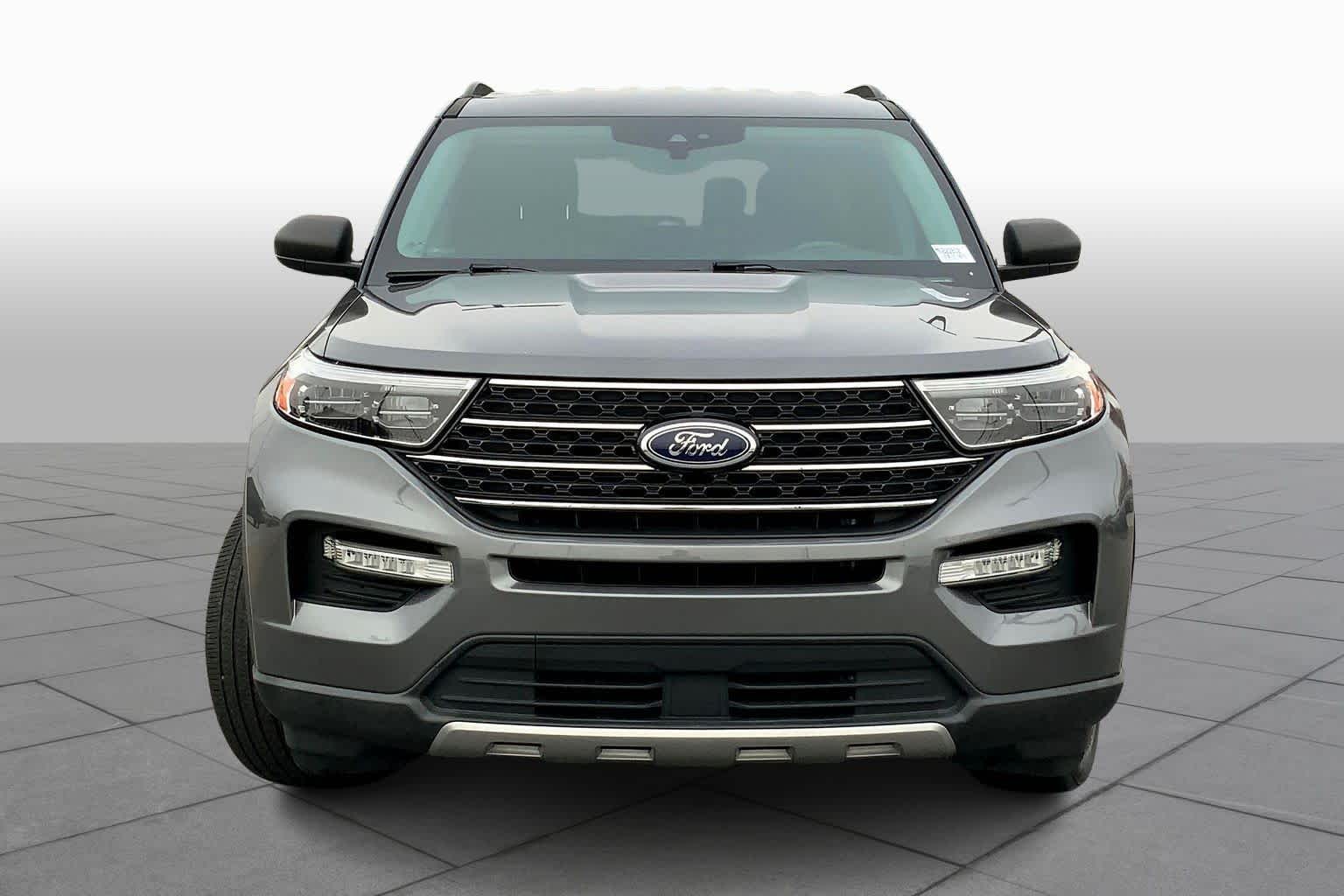 2021 Ford Explorer XLT photo 3