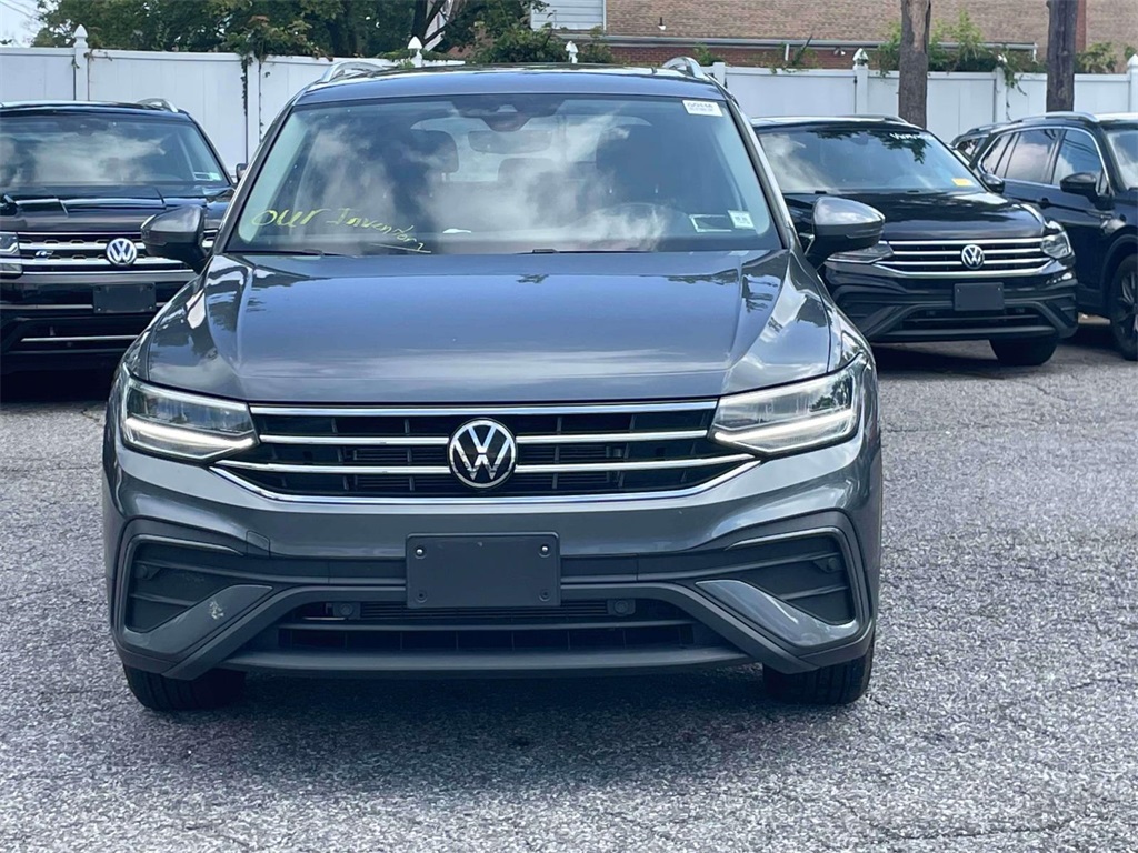 2023 Volkswagen Tiguan SE photo 2