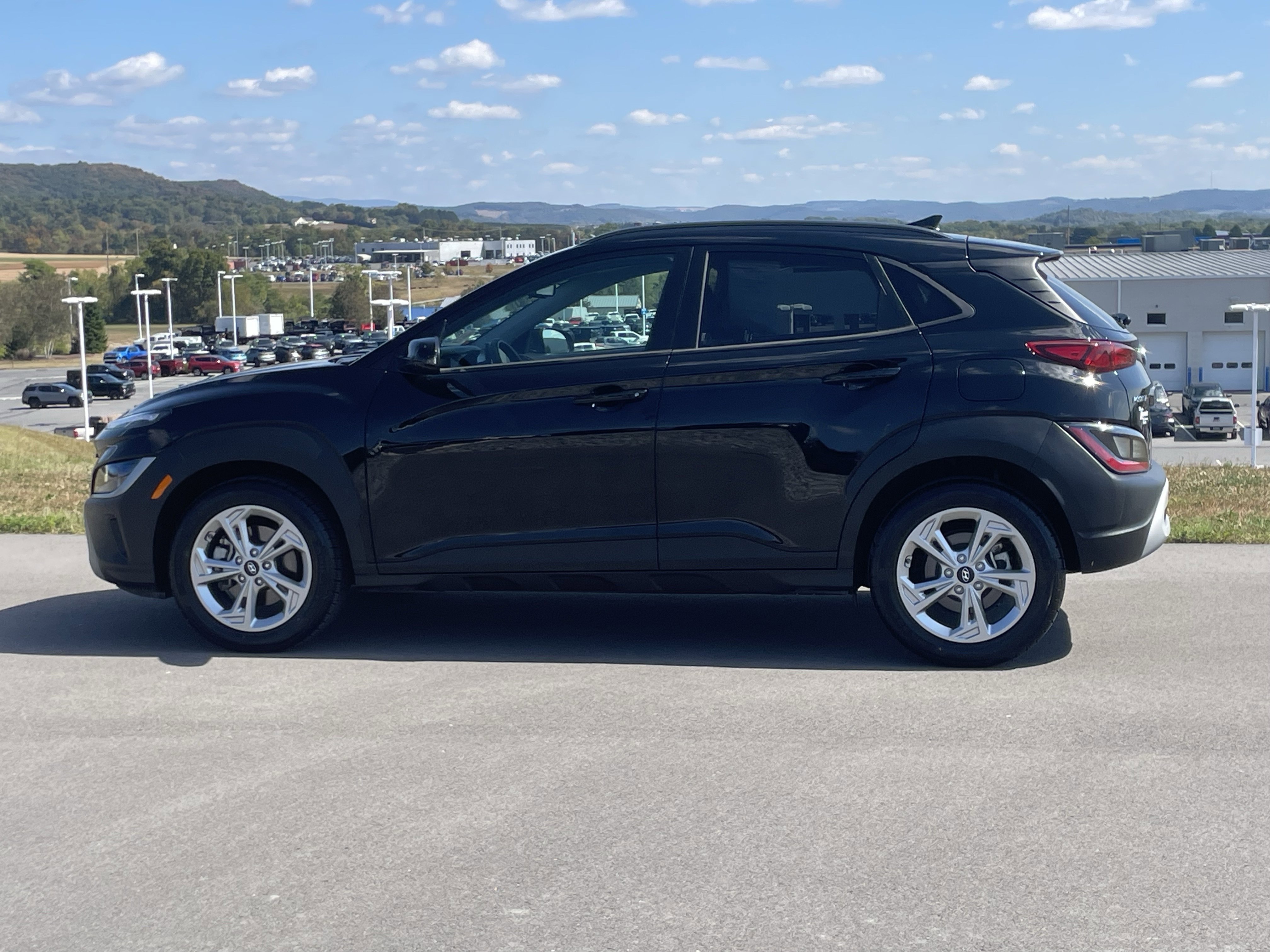 2023 Hyundai Kona SEL photo 4