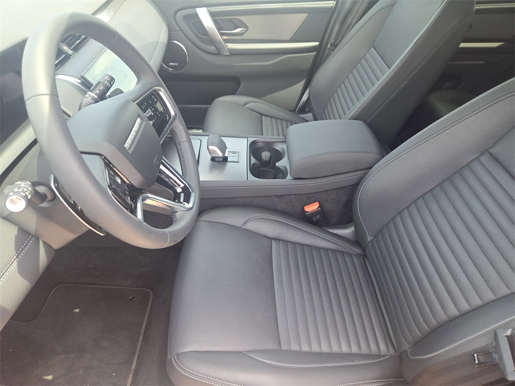 2025 Land Rover Discovery Sport SE photo 12