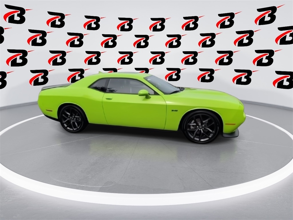 2023 Dodge Challenger R/T photo 5