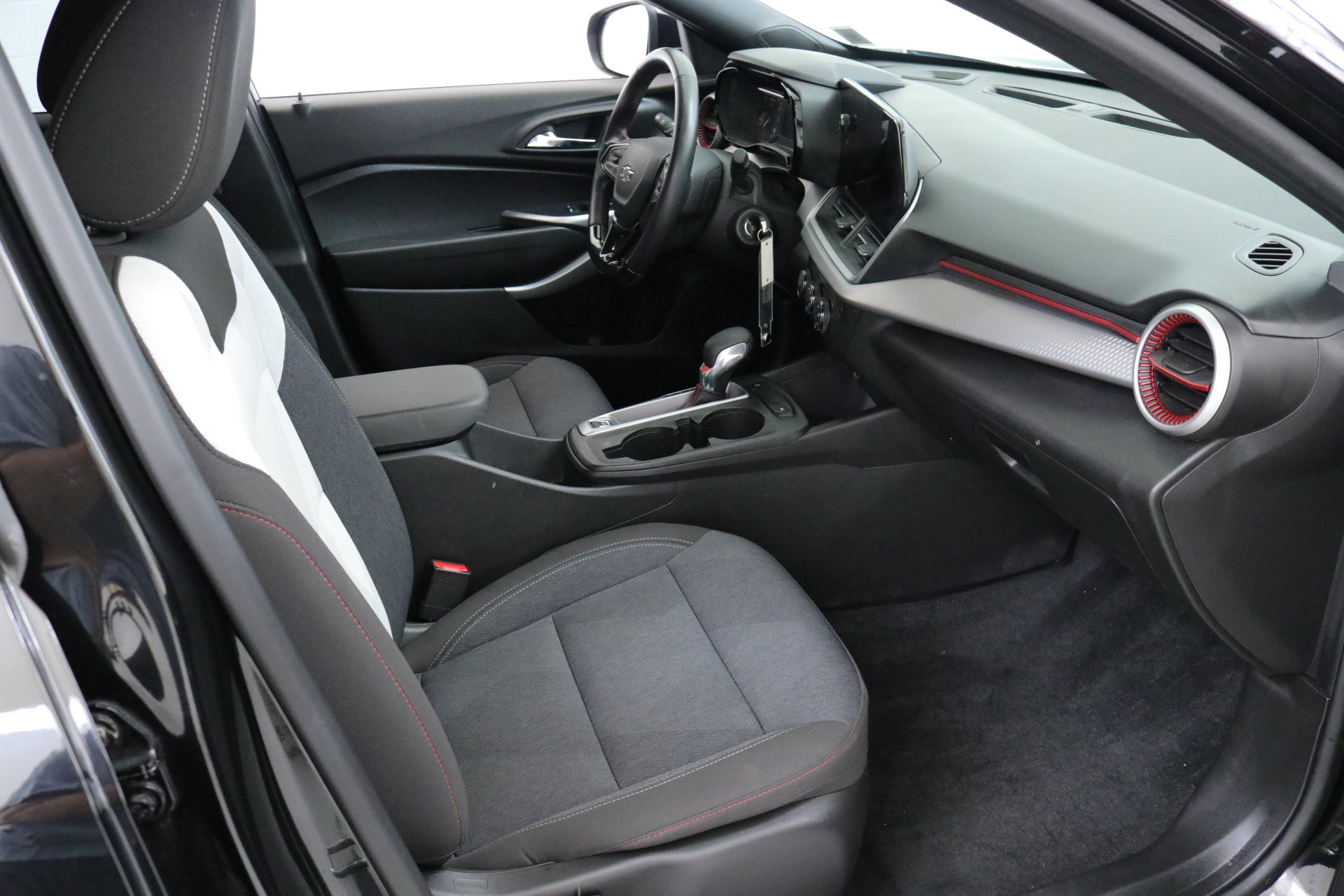 2024 Chevrolet Trax photo 27
