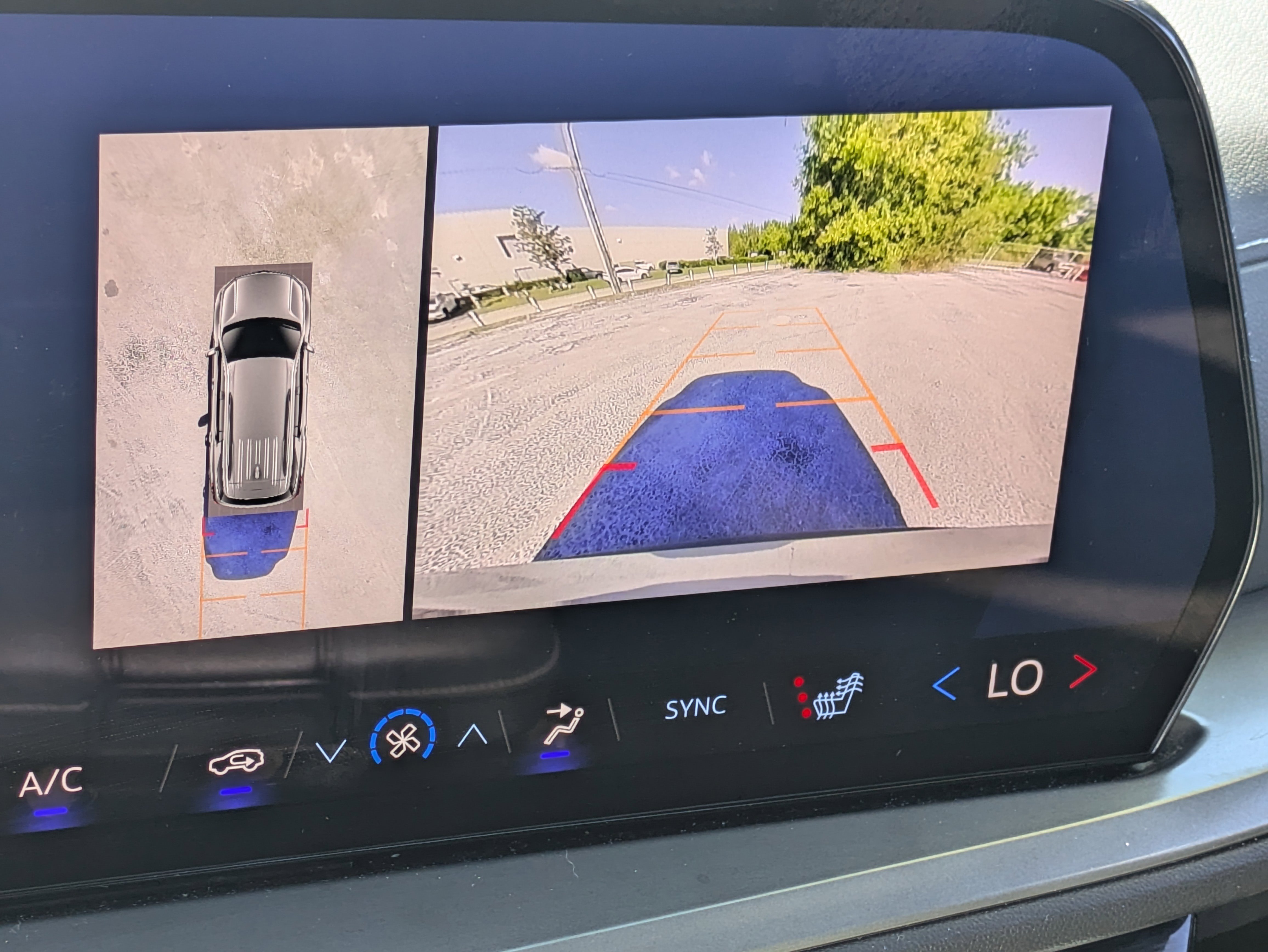 2024 Chevrolet Traverse photo 3