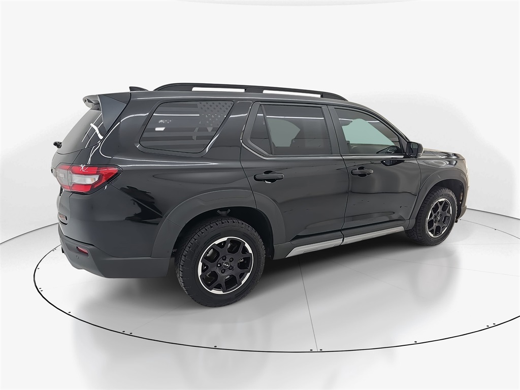 2025 Honda Pilot TrailSport photo 3