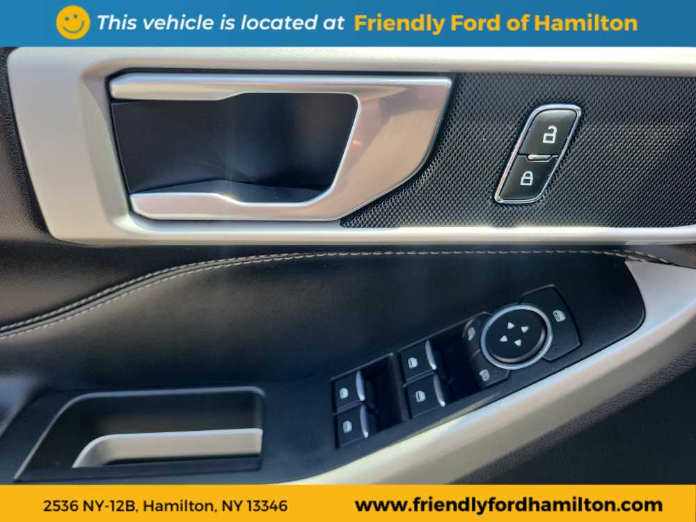 2022 Ford Explorer XLT photo 9