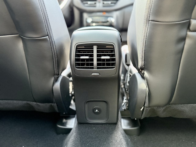 2025 Ford Escape Hybrid ST-Line Select photo 25