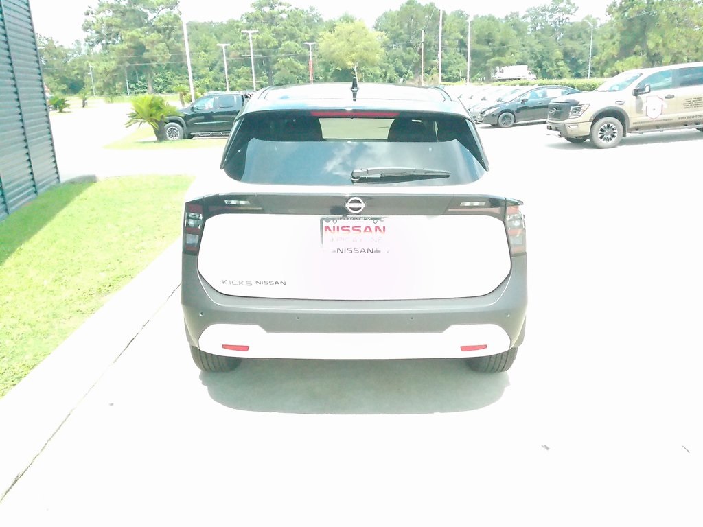 2025 Nissan Kicks SV photo 4
