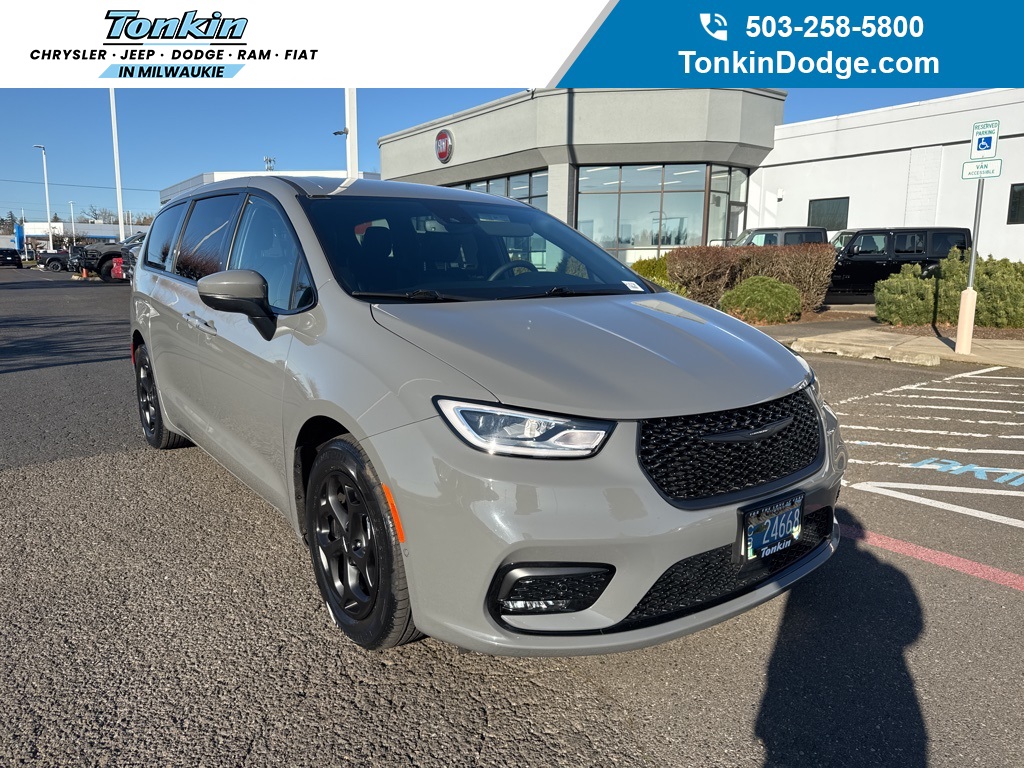 2023 Chrysler Pacifica Hybrid Touring L