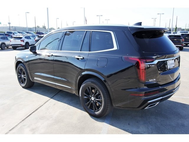 2023 Cadillac XT6 Luxury photo 3
