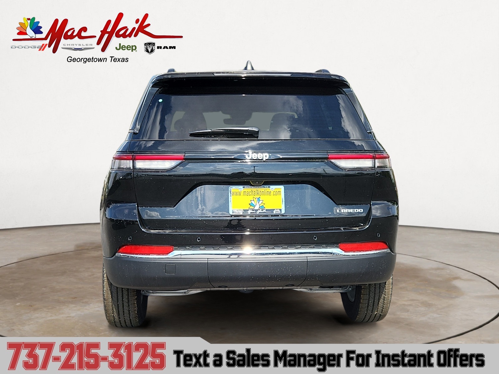 2025 Jeep Grand Cherokee Laredo Altitude photo 3