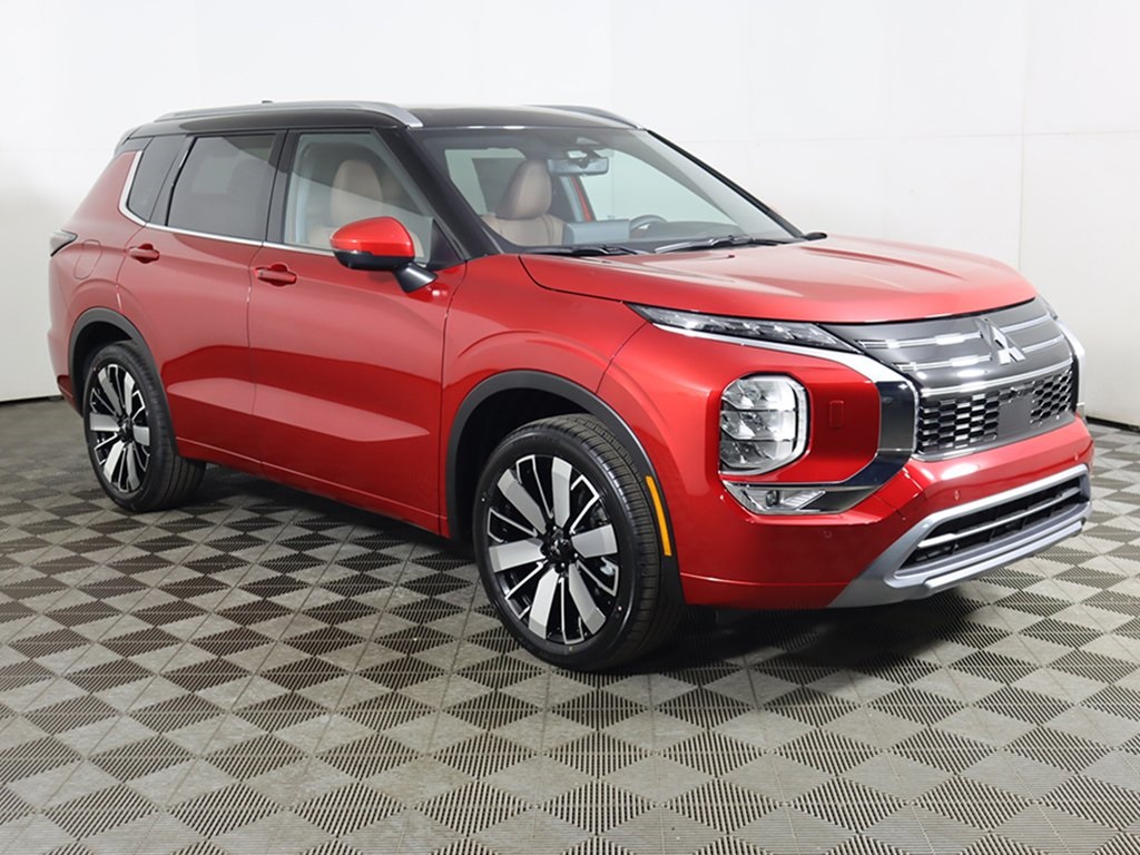 2025 Mitsubishi Outlander SEL photo 2