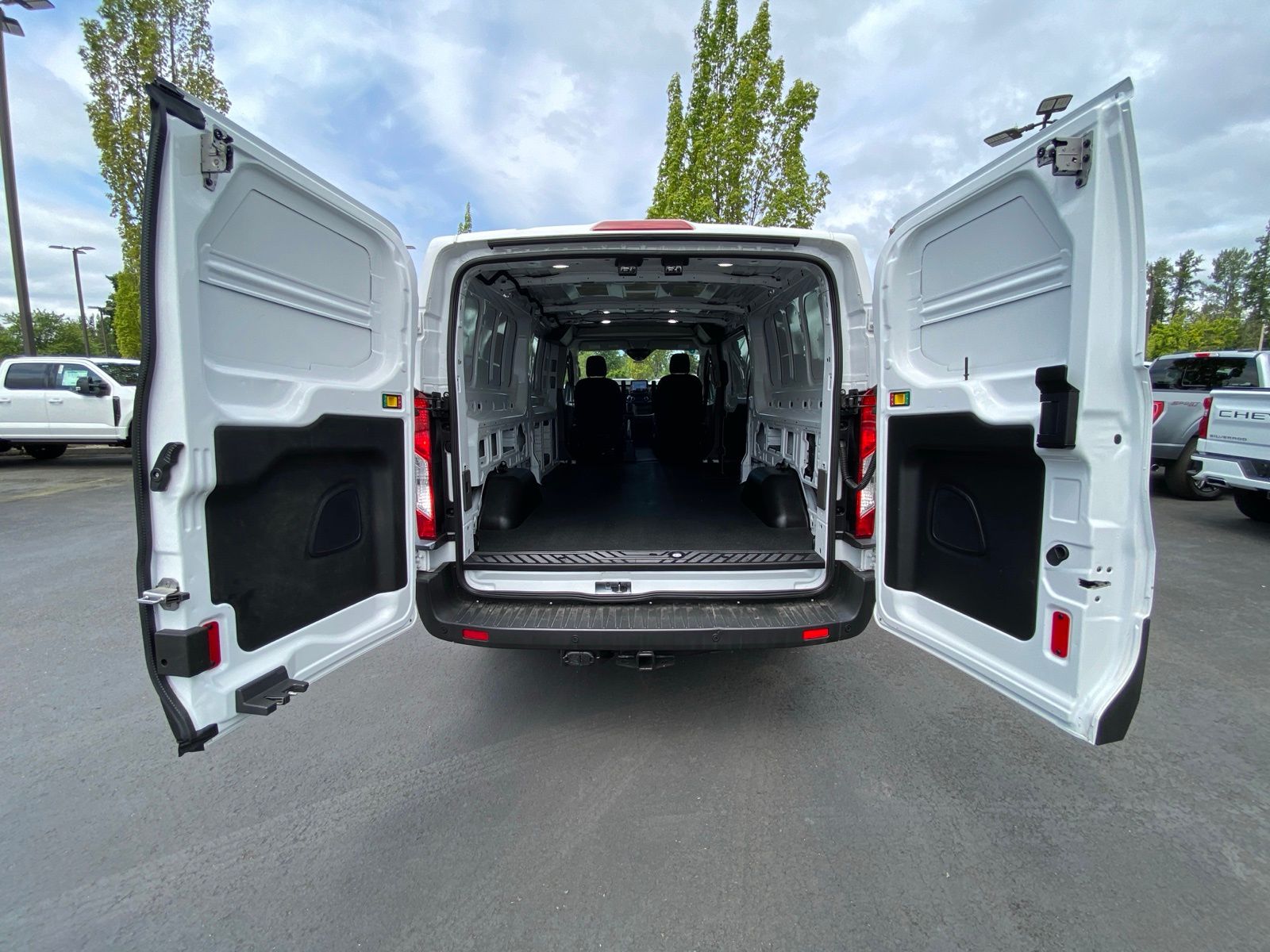 2020 Ford Transit photo 8