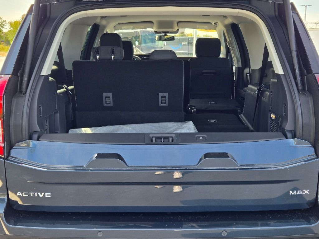 2025 Ford Expedition MAX photo 13