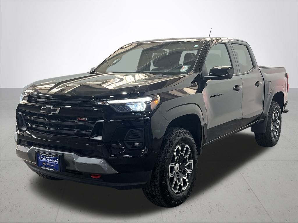 2024 Chevrolet Colorado Z71 photo 2