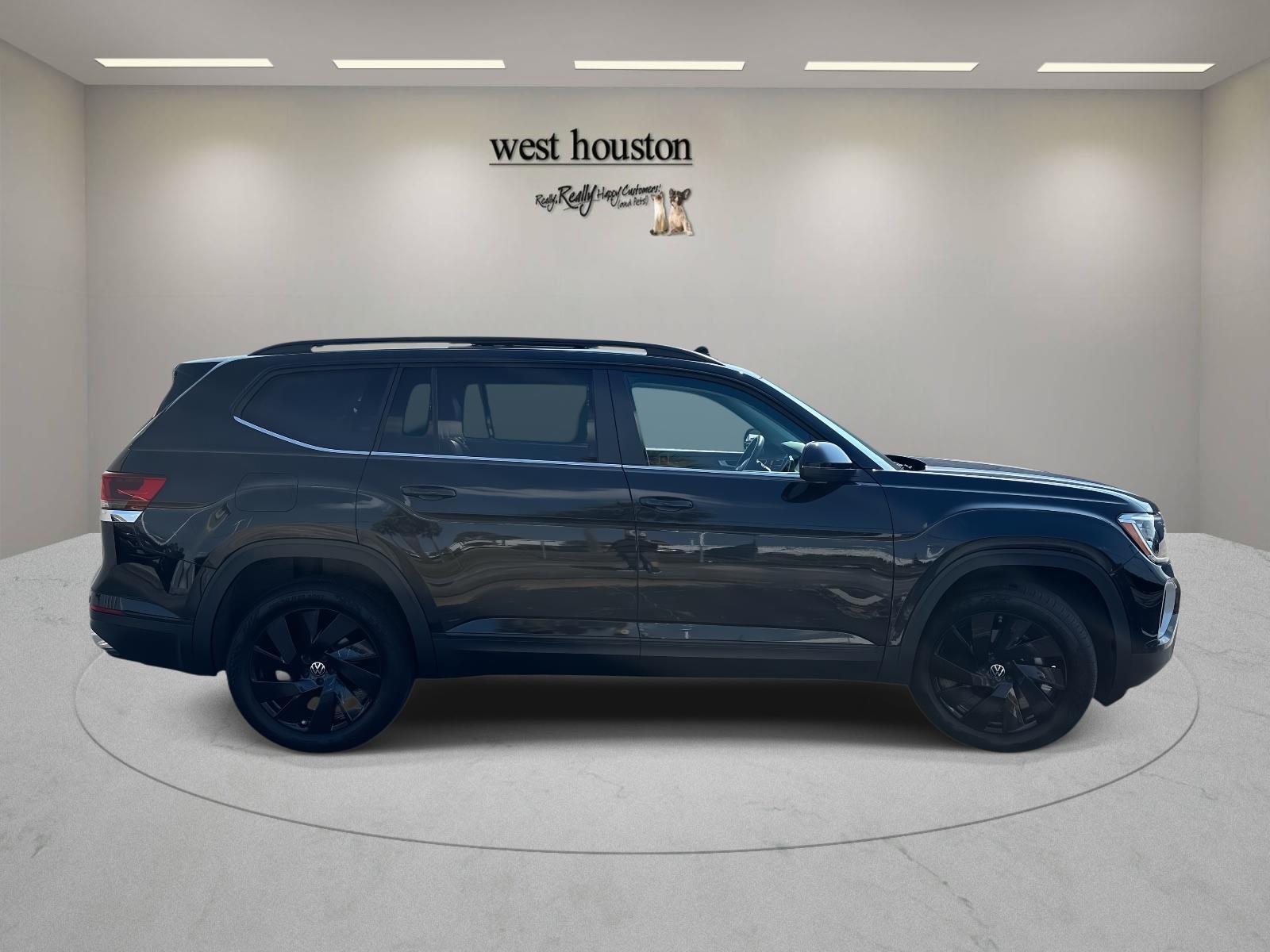2025 Volkswagen Atlas SE Technology photo 2