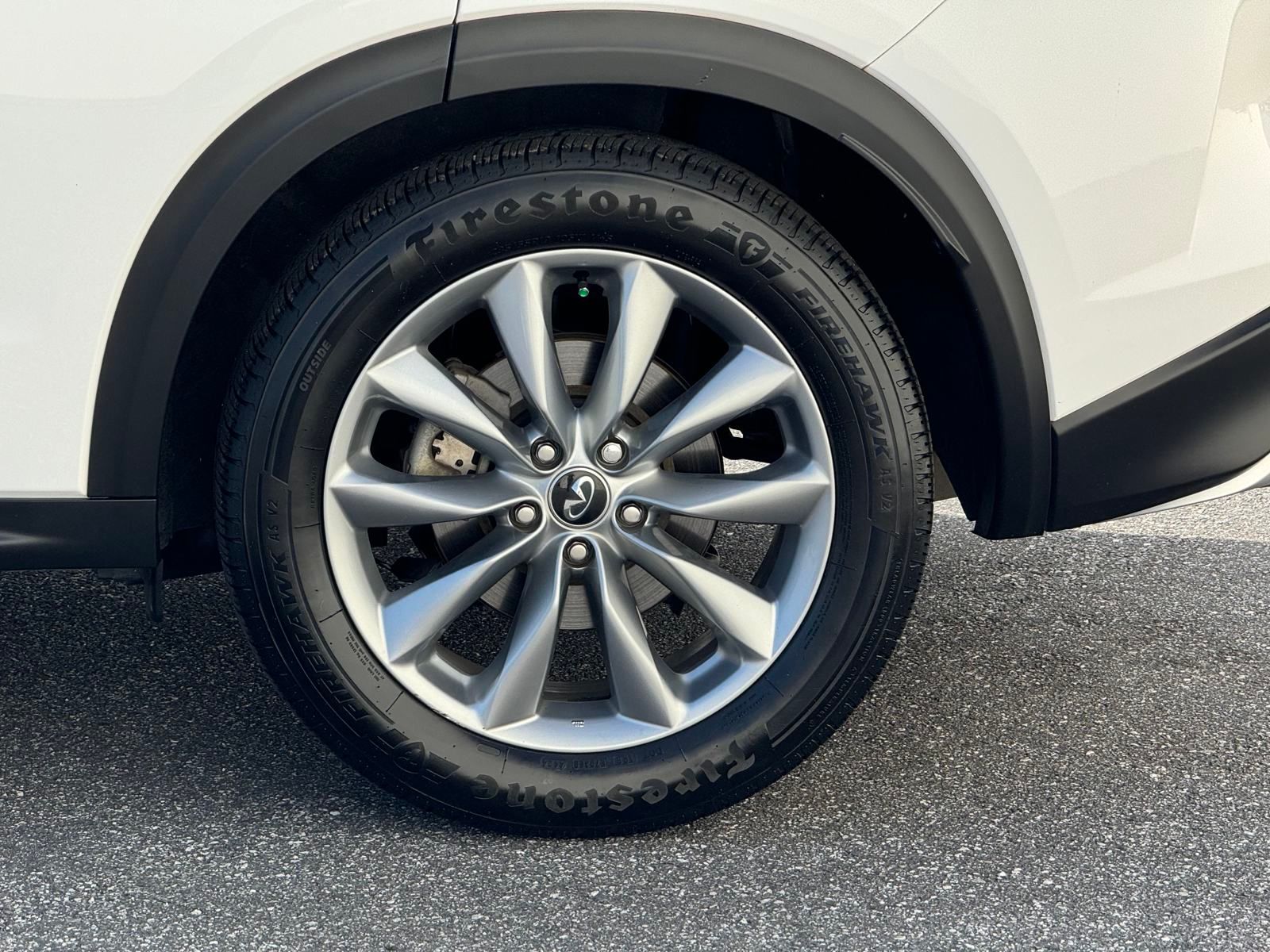 2019 Infiniti QX50 Luxe photo 2