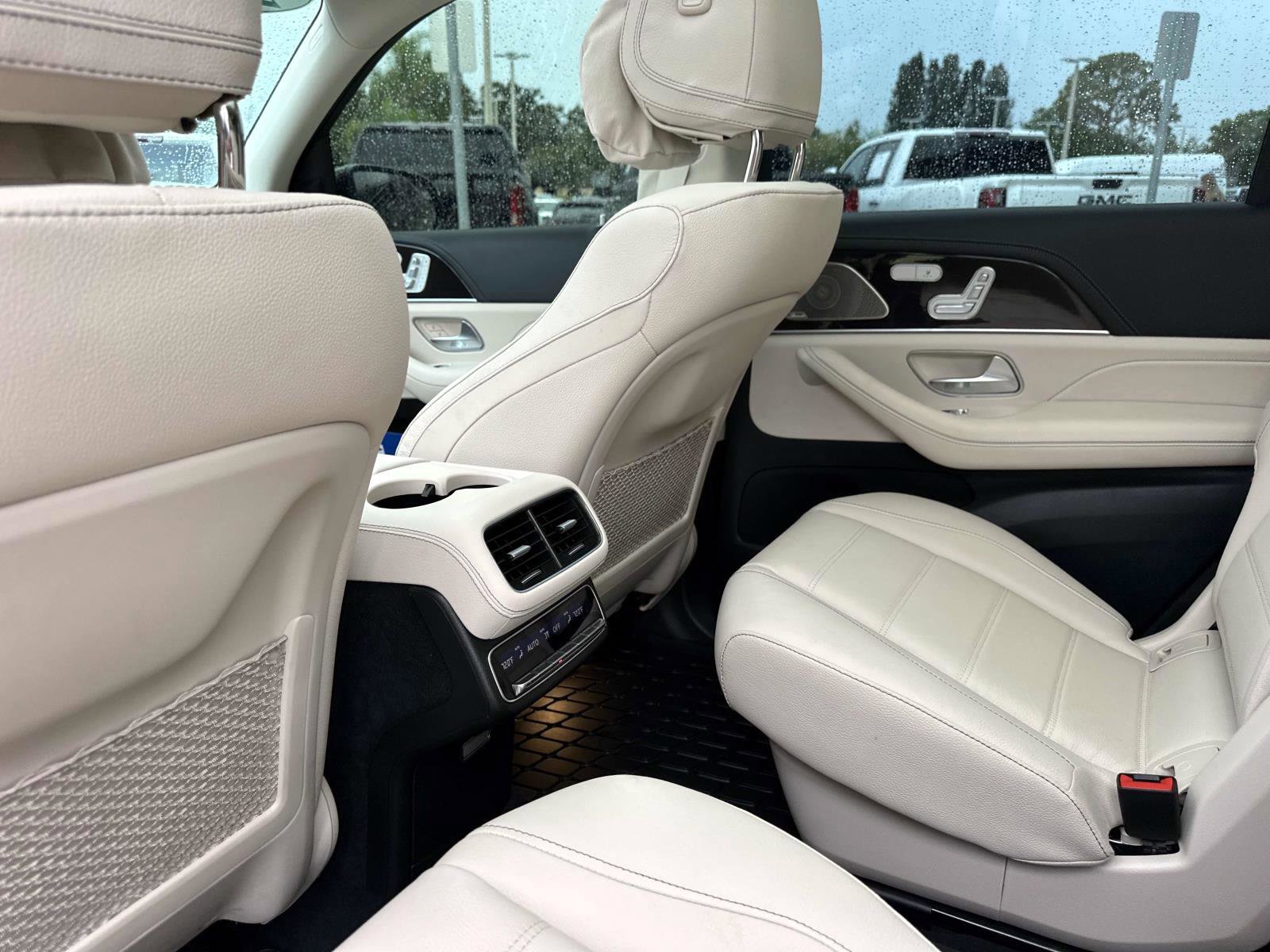 2025 Mercedes Benz GLS 580 4MATIC photo 14