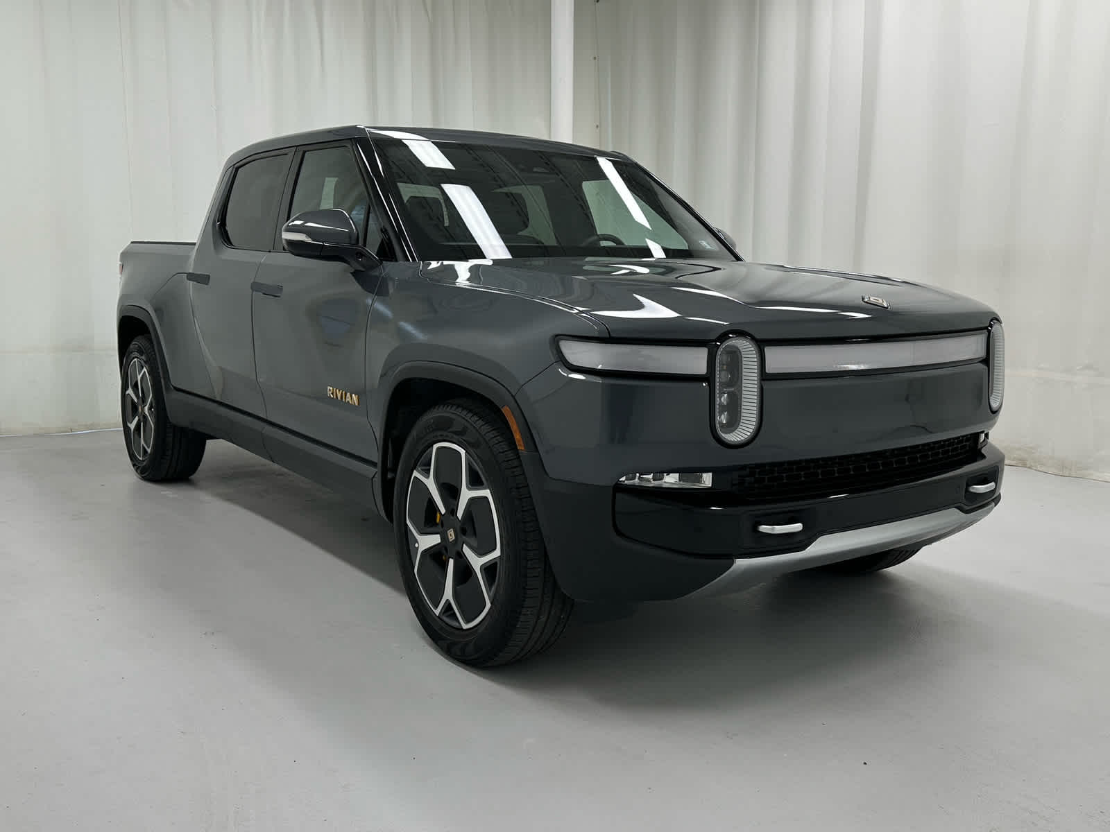 2023 Rivian R1T Adventure's photo