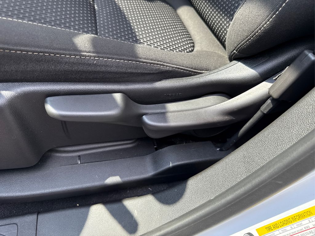 2023 Gmc Acadia SLE photo 19