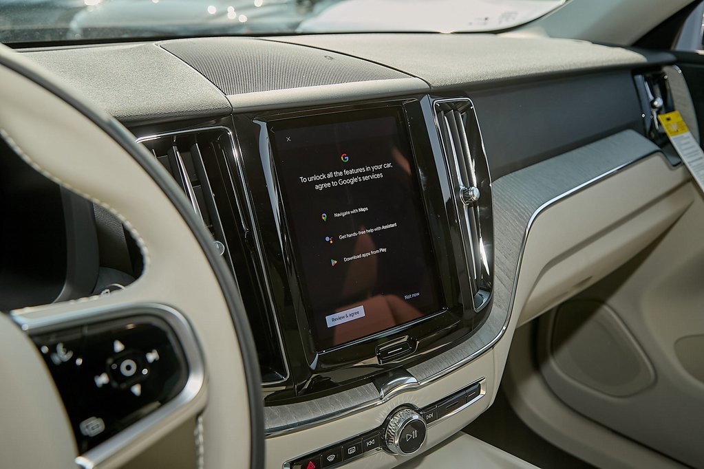 2025 VOLVO XC60 - Image 12