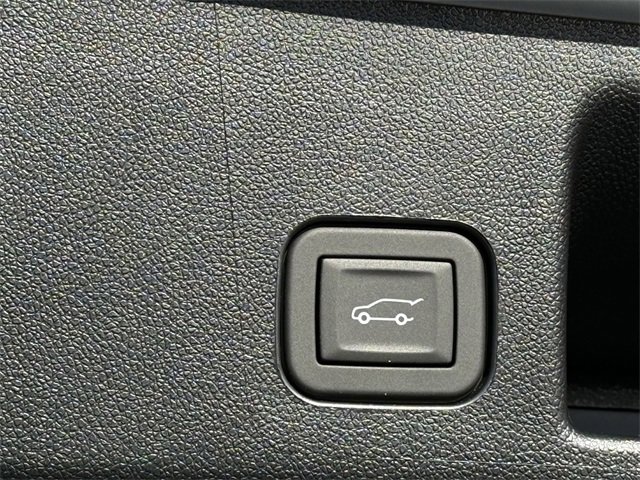 2026 Chevrolet Equinox EV 1LT photo 3