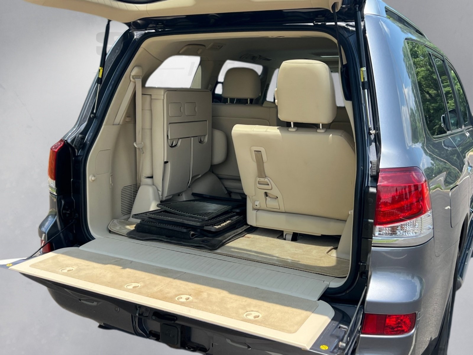 2014 Lexus LX 570 photo 15