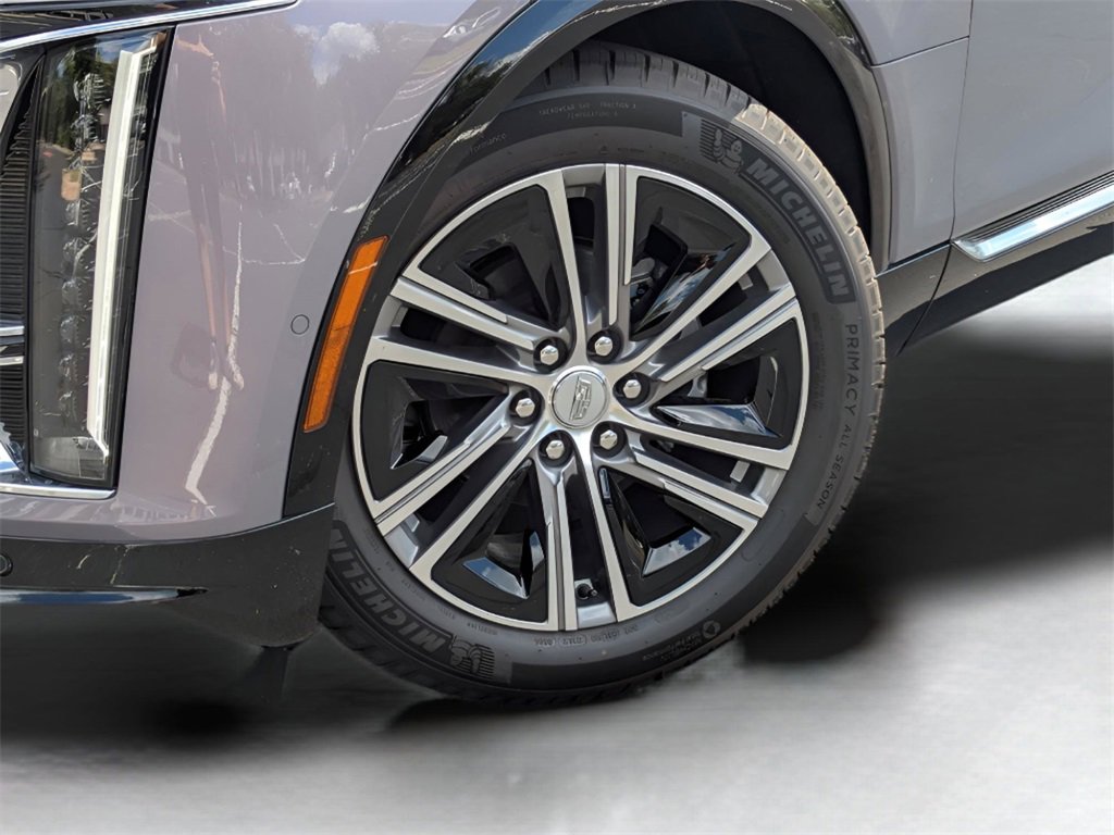 2026 Cadillac Lyriq Luxury photo 2