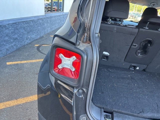 2022 Jeep Renegade Latitude photo 18