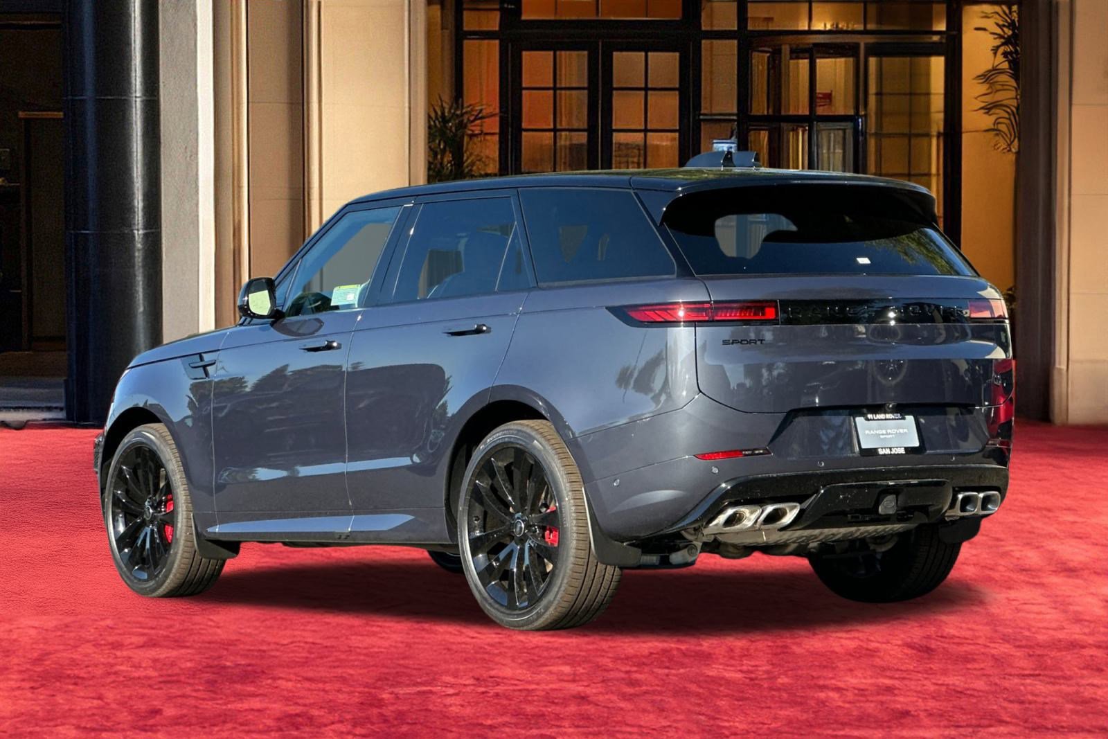 2025 Land Rover Range Rover Sport P530 Dynamic SE photo 2