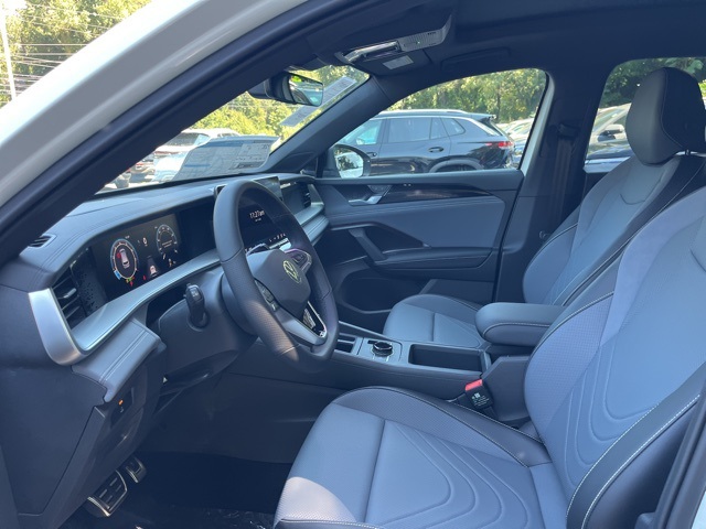 2025 Volkswagen Tiguan SE R-Line Black photo 4
