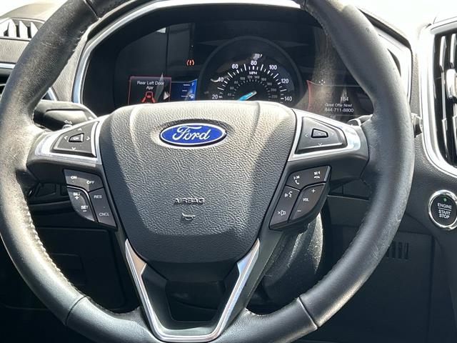 2017 Ford Edge Titanium photo 13