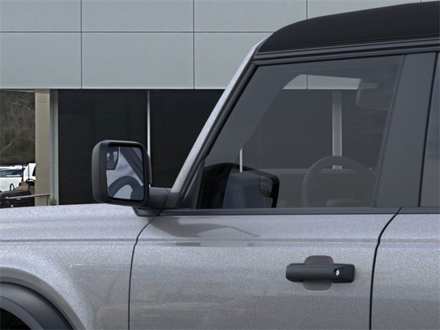 2025 Ford Bronco Base photo 18