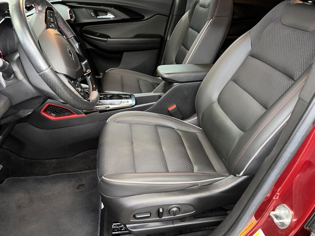 2022 Chevrolet Trailblazer RS photo 2