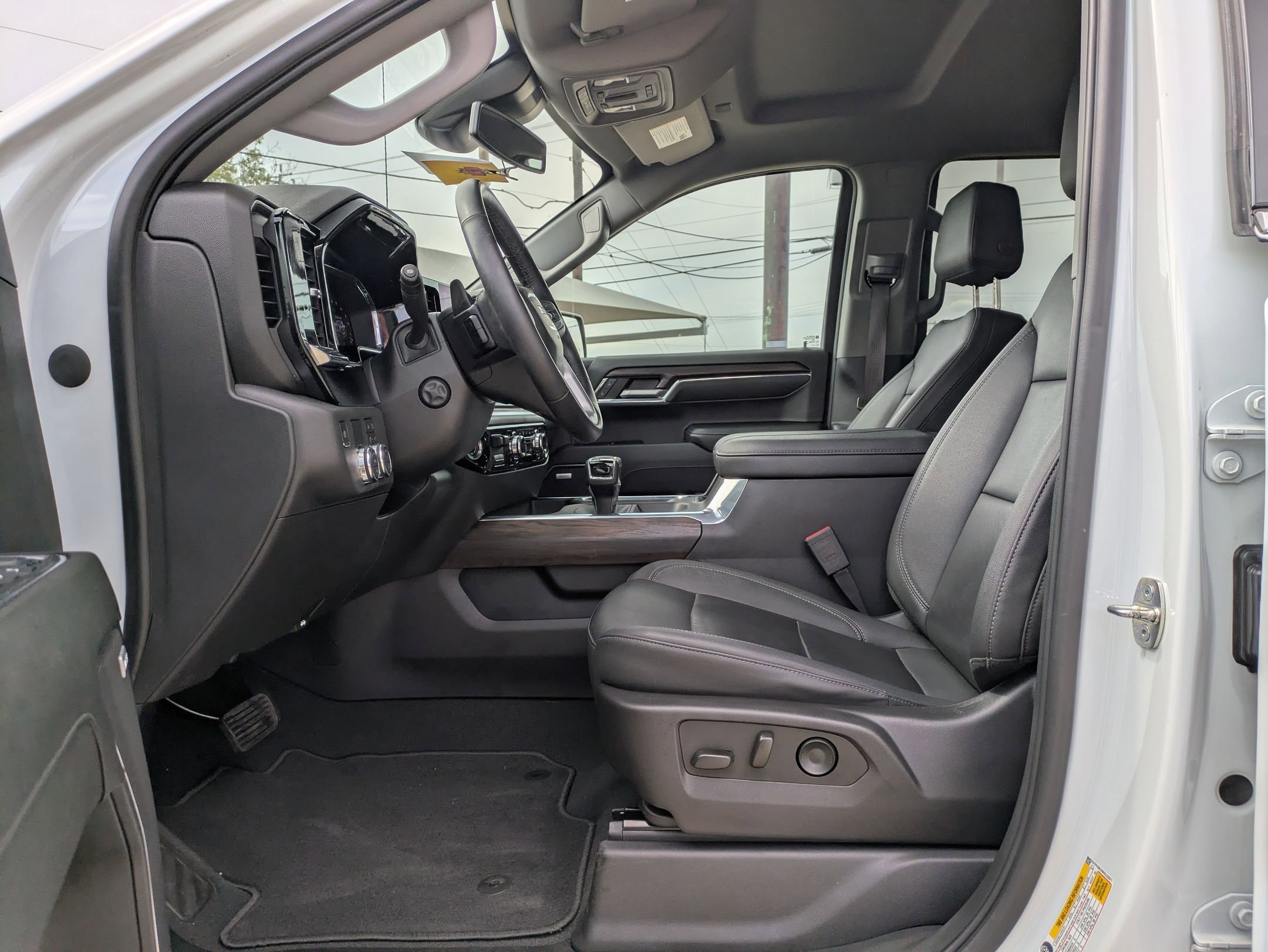 2024 Gmc Sierra 1500 SLT photo 9