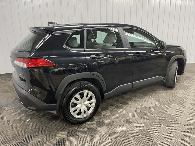 2024 Toyota Corolla Cross L photo 3