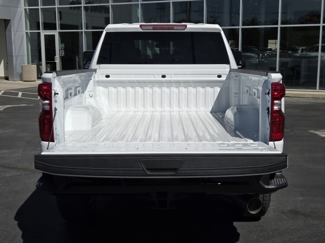 2025 Chevrolet Silverado 2500HD Custom photo 5