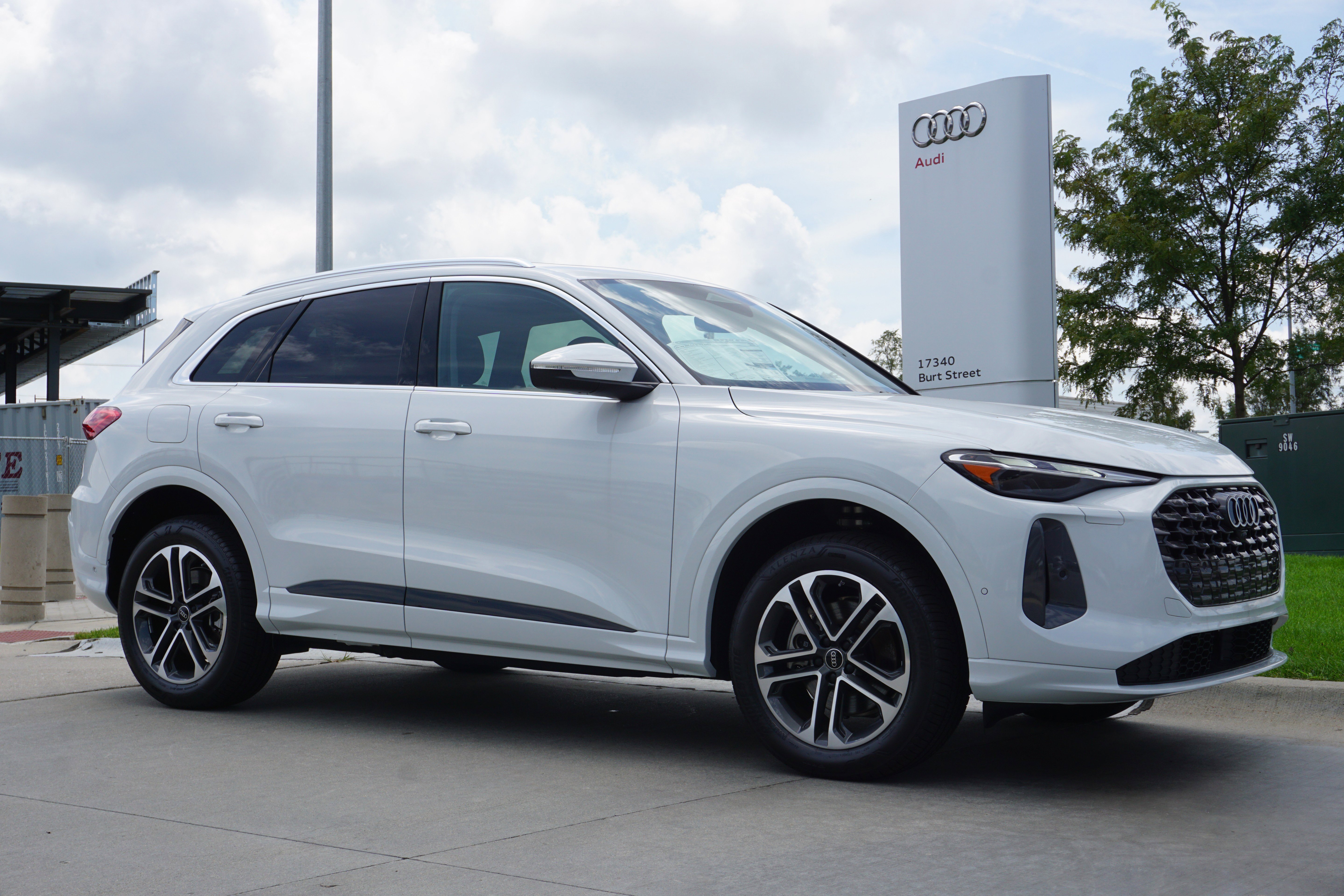 2025 Audi New Q5 Premium's photo