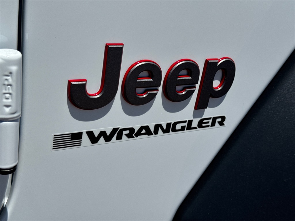 2025 Jeep Wrangler Rubicon photo 8