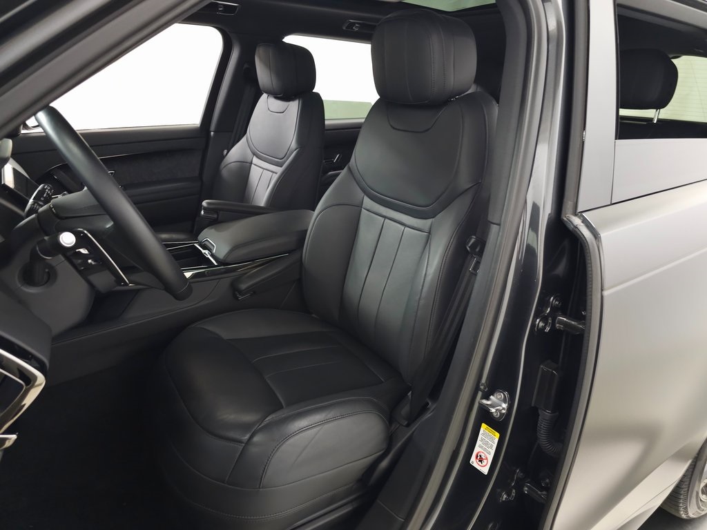 2025 Land Rover Range Rover Sport SE photo 14